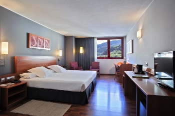 Hotel_Arthotel_01-Standard_Room-Mat-min